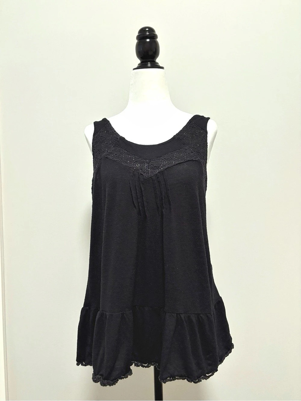 Black Lace Trim Ruffle Tunic Size M